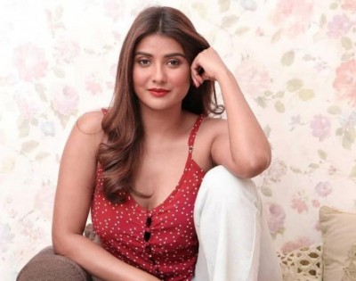 Actress Parno Mitra shares gorgeous throwback image on social media