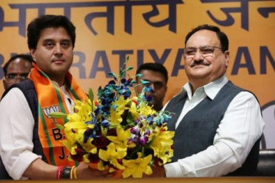 Jyotiraditya Scindia removes 'BJP' from Twitter bio, triggers speculations