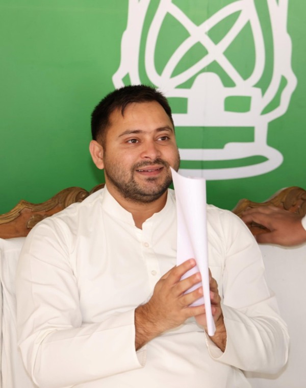 Tejashwi Yadav attends grand alliance meeting