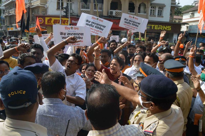Shiv Sena workers holds protest against fuel prices hike in Mumbai on Thursday