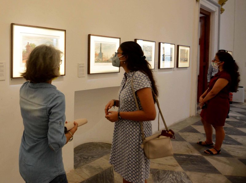 Visitor at old currency building in Kolkata