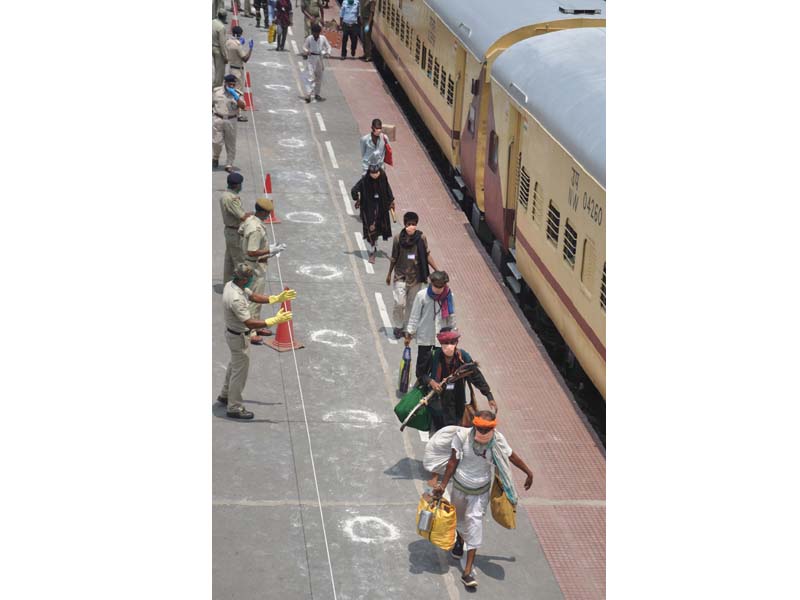 Migrant workers arrive by Shramik special train to West Bengal