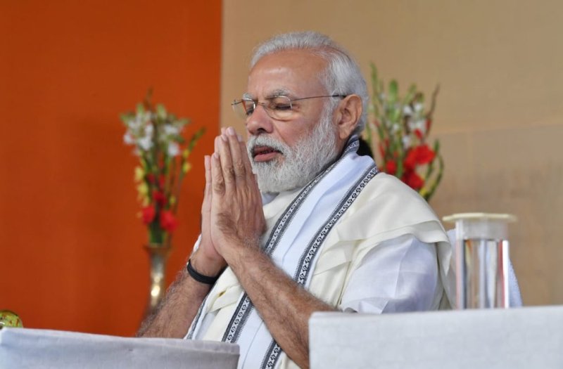 PM Modi pays tribute to Swami Vivekanada at Kolkata's Belur Math