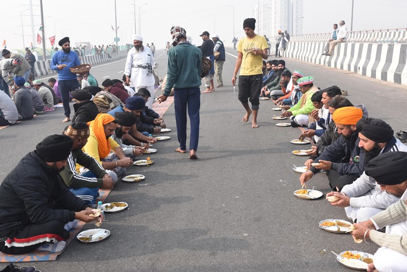 Farmers from Uttar Pradesh and Uttarakhand staging dharna against farm bills