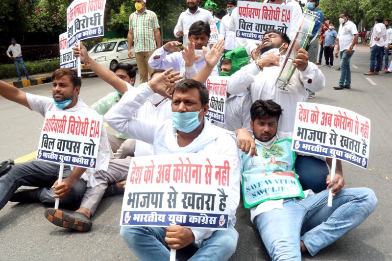 Congress' protest near Prakash Javadekar's residence
