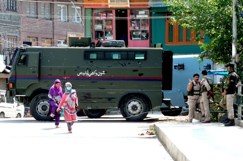 Business in Srinagar resumes after restrictions