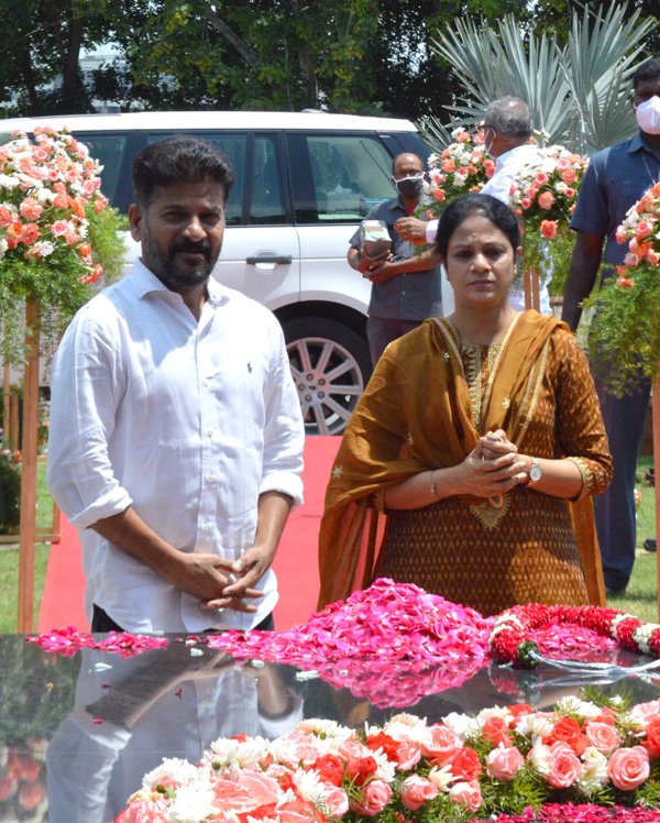 Tributes to former Union Minister S Jaipal Reddy