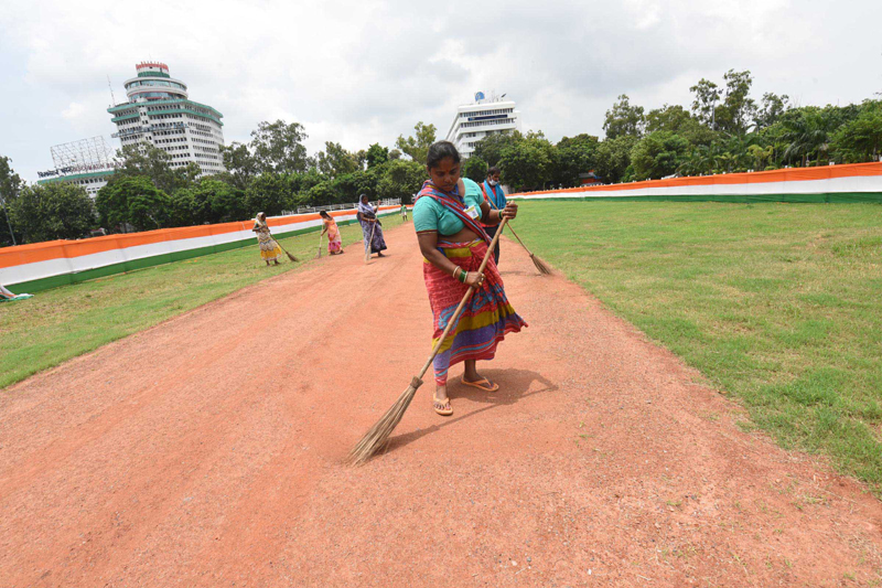 I-Day eve: Security personnel checking the Gandhi Maidan