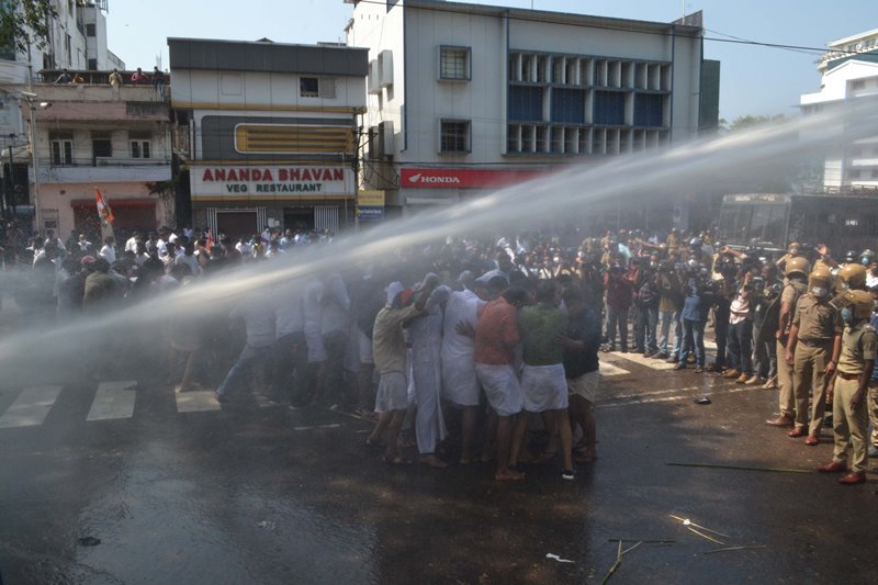 Youth Congress workers protest in Kerala