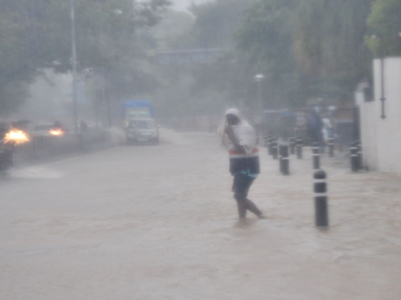 Rainwater floods large parts of Chennai
