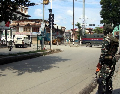 Security forces enforce restrictions in Srinagar ahead of Abdul Gani Lone's death anniversary