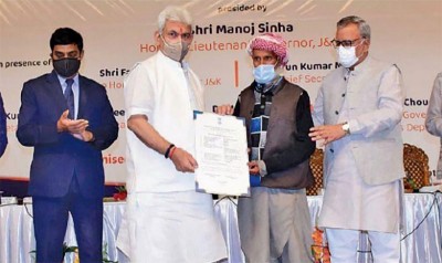 J&K marching ahead in granting due rights to tribal community: LG