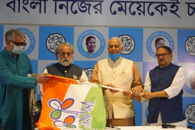 Yashwant Sinha says Mamata Banerjee offered herself as hostage in exchange for 1999 Kandahar flight passengers