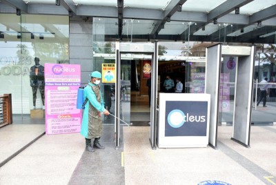 India records 38,949 new COVID-19 cases in past 24 hours, 542 deaths