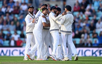 Oval Test: Umesh Yadav power India to reduce England to 139/5 at lunch on day 2
