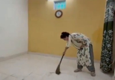 Priyanka Gandhi Vadra detention: Congress MLAs stage dharna in front of Kerala Raj Bhavan