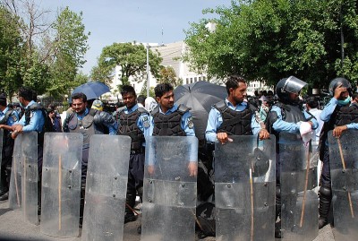 Pakistan: Doctors, nurses baton-charged in Karachi, 23 taken to custody briefly