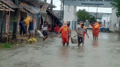 Cyclone Yaas destroys tens of thousands of mud houses in eastern India