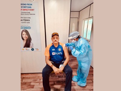 Ravi Shastri receives first dose of Covid-19 vaccine