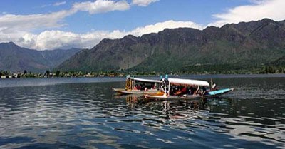 Jammu and Kashmir: Fisheries Deptt stocks fish seed in Dal