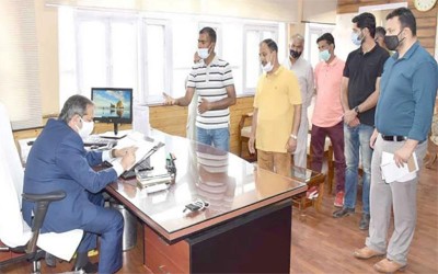 Kashmir: Deputations, individuals call on Lt. Guv Advisor Baseer Khan