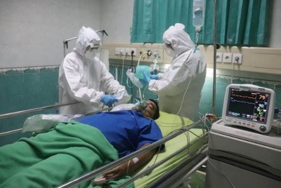 Pakistan: COVID-19 positivity rate crosses 8 percent for first time in 2 months