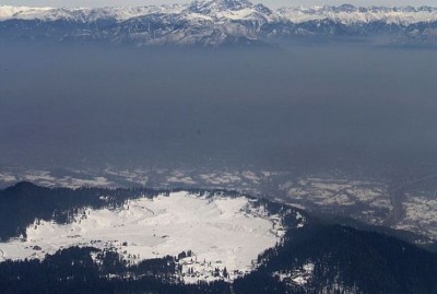 Jammu and Kashmir: Fresh snowfall revives tourist rush in Gulmarg