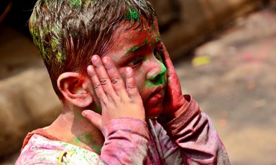 UP: Festival of Holi celebrated amid Covid-19 precautions