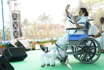 Amit Shah threatened press to manipulate opinion polls in favour of BJP: Mamata Banerjee