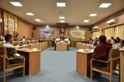 44 elected members of Tibetan Parliament-in-exile take oath