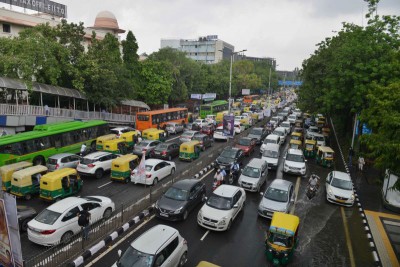 Petrol now cheaper in Delhi as Kejriwal govt reduces VAT