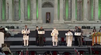 Narendra Modi, Mamata Banerjee jointly visit museum dedicated to Netaji in Kolkata's Victoria Memorial