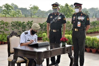 US Special Operations Commander Richard D. Clarke visits India