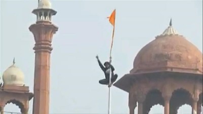 Farmers' tractor rally turns violent in Delhi, one protester dies