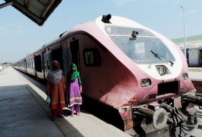 Kashmir: Train services between Budgam and Banihal resume