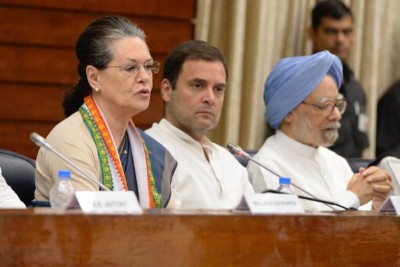 Sonia Gandhi holds oppositions' meet, Mamata Banerjee's party not invited