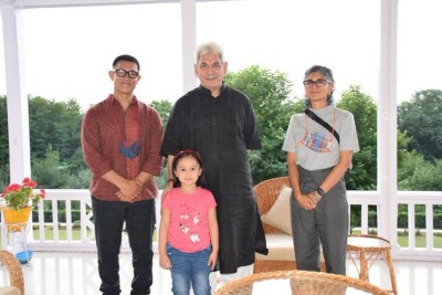 'Met renowned actor': J&K guv Manoj Sinha tweets after meeting Aamir Khan, Kiran Rao