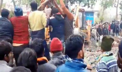 Uttar Pradesh: Eighteen killed as roof collapses at cremation ground in Ghaziabad