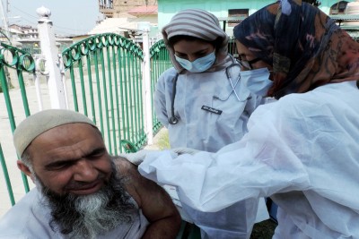 India breaks its single-day vaccination record, Govt may administer 2.5 crore jabs today