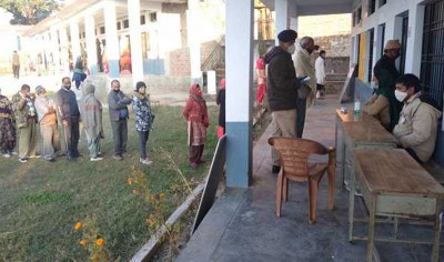 About 18 per cent polling recorded in Himachal Pradesh's Hamirpur in first two hours