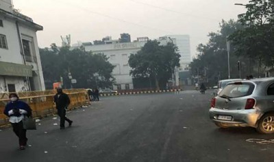 Delhi air quality remains in 'very poor' category