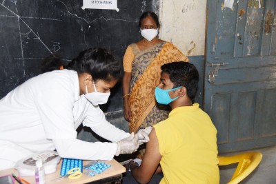 Supreme Court directs tough questions to Centre over COVID-19 vaccination strategy