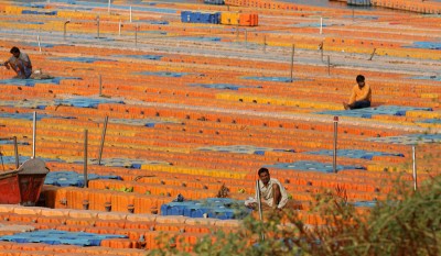 Ghats in Prayagraj don deserted look amid Covid lockdown