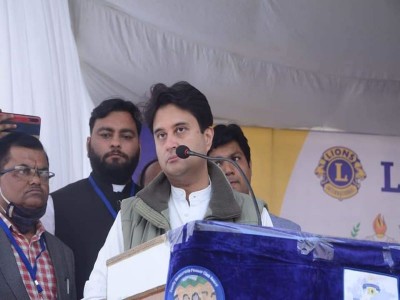 Jyotiraditya Scindia's swift and scathing response to Rahul Gandhi's 'BJP backbencher' jibe