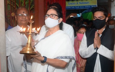 Bhawanipur bypolls: Mamata Banerjee, Abhishek Banerjee offer prayer in south Kolkata temple