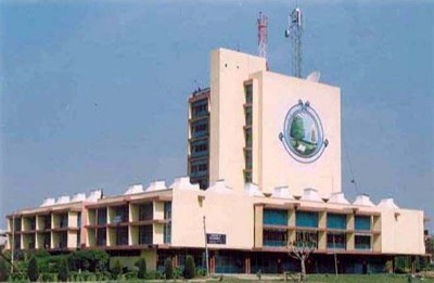 Jammu and Kashmir:  KU, JU teachers' attendance non-mandatory