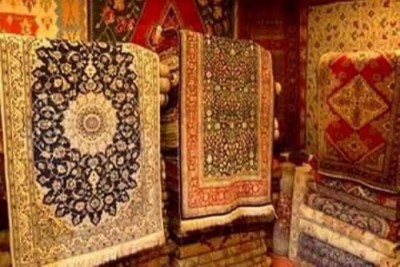Authorities conduct market checking in tourist areas, due to sale of fake Kashmiri handicraft
