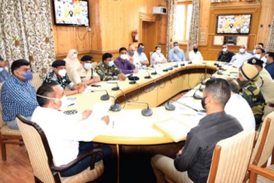 DC Kashmir reviews Independence Day arrangements