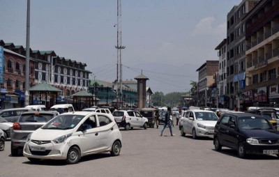 Markets open after weekend curfew in Jammu and Kashmir