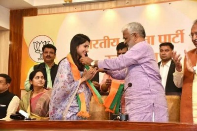Rebel Congress MLA Aditi Singh joins BJP ahead of UP polls